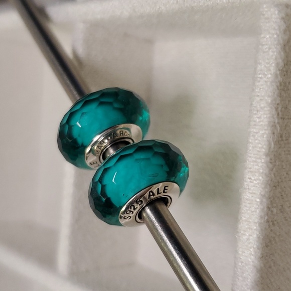 2 pc PANDORA GLASS BEAD CHARMS - Picture 2 of 5